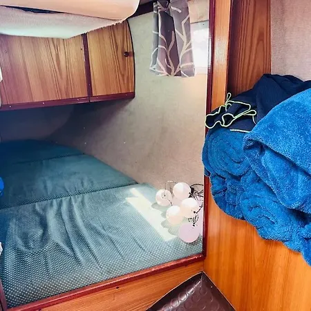 1 - En Voilier, Croiseur Habitable - Bateau Botel