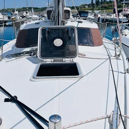 1 - En Voilier, Croiseur Habitable - Bateau Mesnil-Saint-Pere